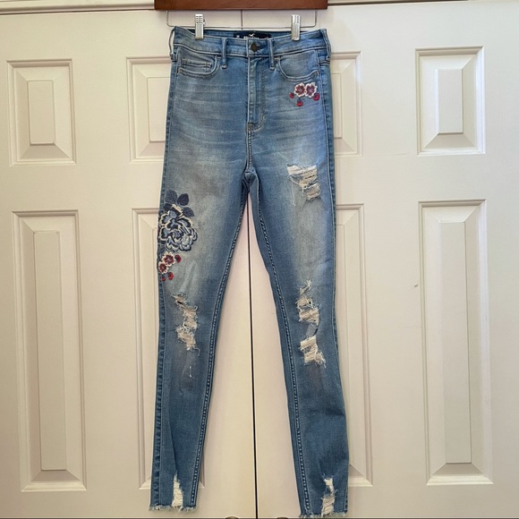 Hollister Denim - Hollister ultra high rise embroidered skinny jeans